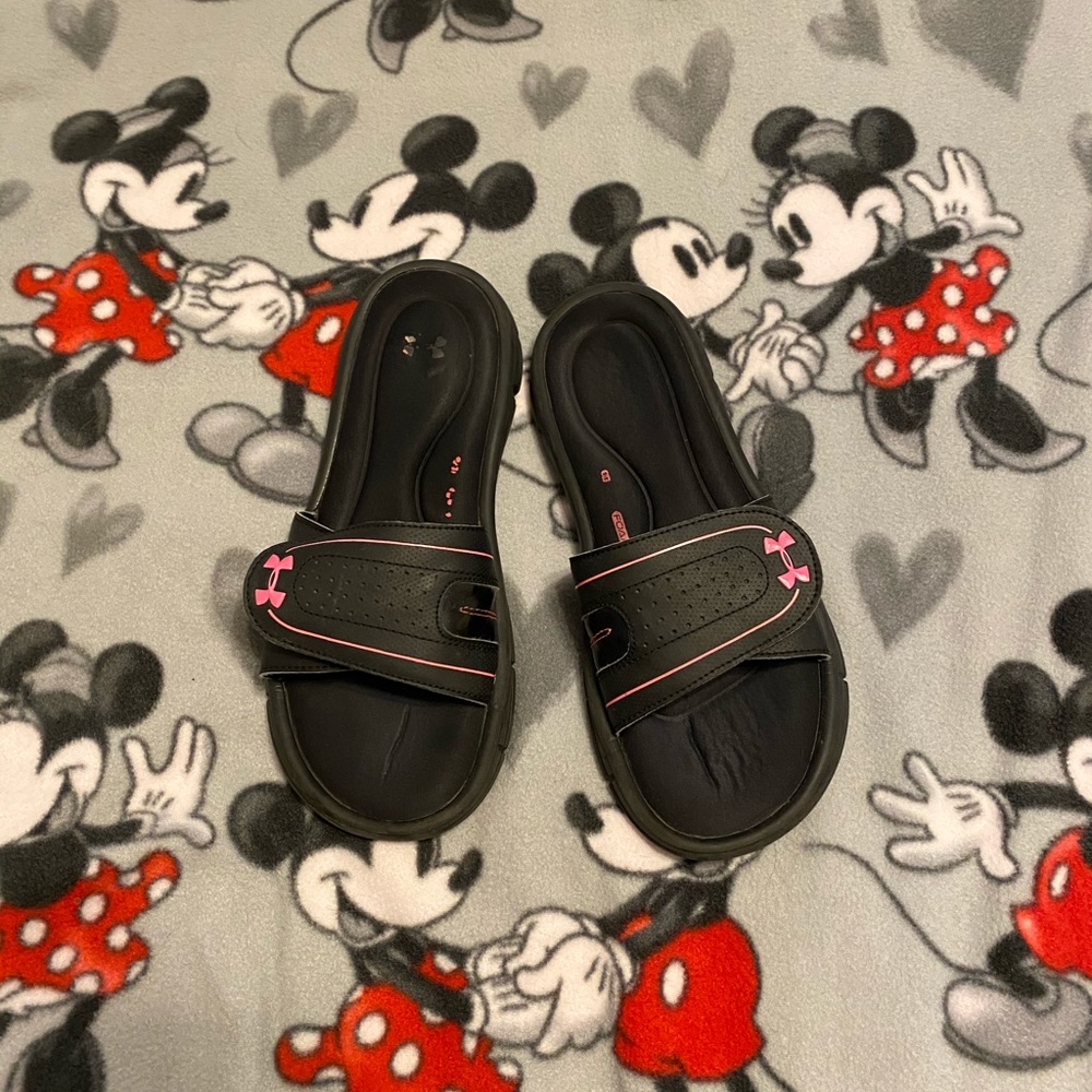 Under armor Slides